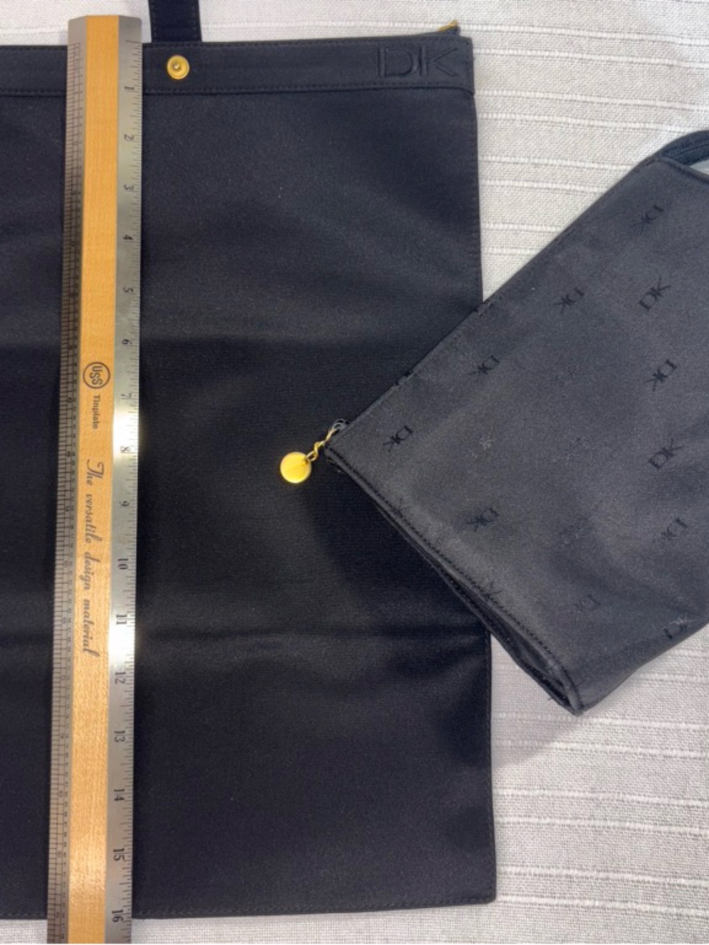 Donna Karan New York Black Travel Toiletry Cosmetic Bag Set EUC OS